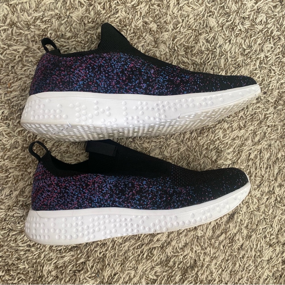 Avis Memory foam slip on shoes